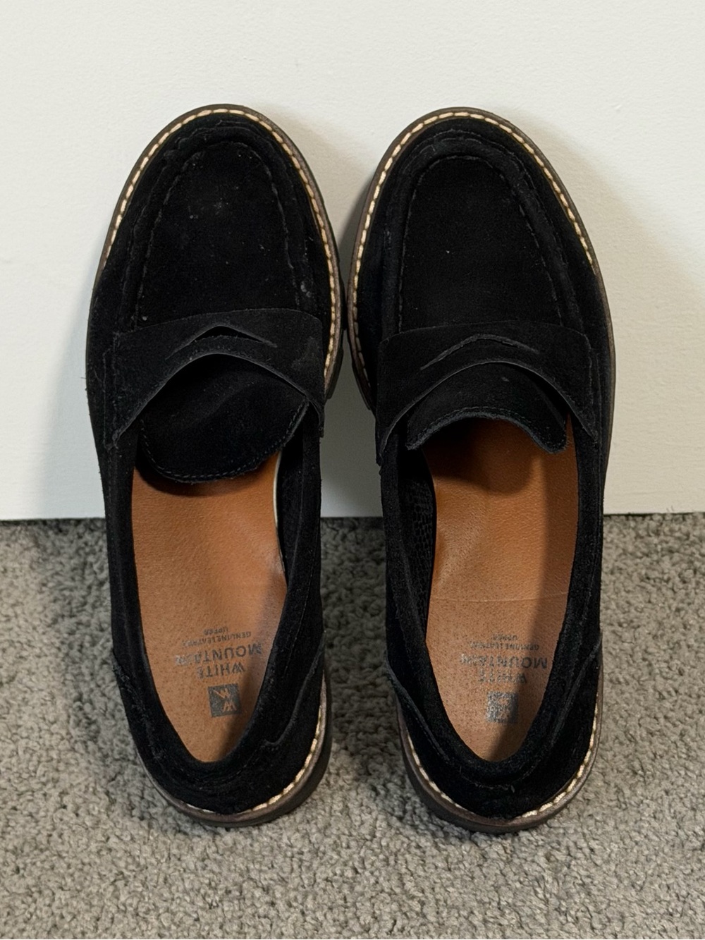 White Mountain Gunner Loafer | Size 8 | Black